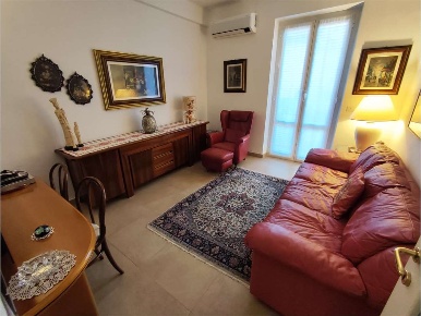 Foto Appartamento in Via Cairoli, Rapallo Centro Storico di 70 m²