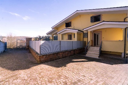 Foto Appartamento in Via Castellone 17, Ceccano Centro di 135 m² in vendita