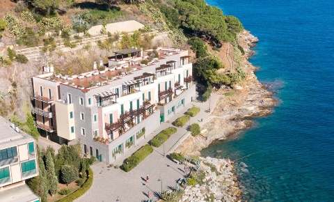 Foto Appartamento in Lungomare Alcide De Gasperi, Porto Azzurro di 143 m²
