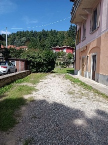 Foto Appartamento a Viggiù di 107 m² con 4 locali in vendita
