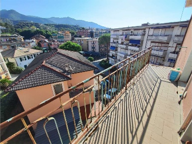 Foto Appartamento in Via Cabruna, Rapallo Golf - Castellino di 75 m²