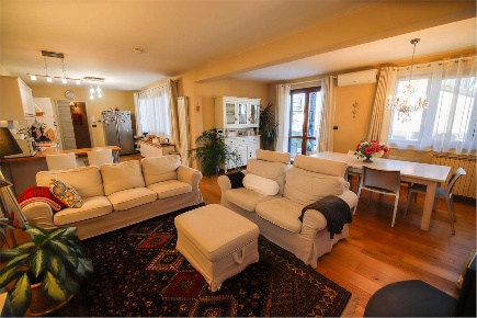 Foto Casa indipendente in via stazione  22, Candia Canavese di 320 m²