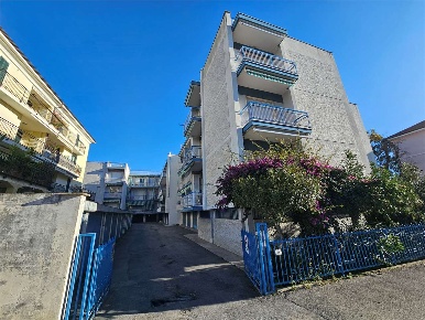 Foto Box a Diano Marina di 18 m² con 1 locali in vendita