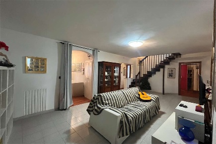 Foto Appartamento a Agugliano di 150 m² con 8 locali in vendita