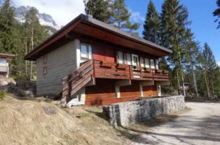 Foto Villa unifamiliare in Via Metanopoli, Borca di Cadore Corte di 148 m²