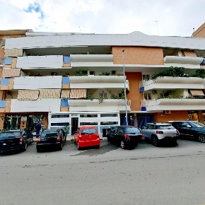 Foto Appartamento in Via Piemonte, Bari di 100 m² con 3 locali in vendita