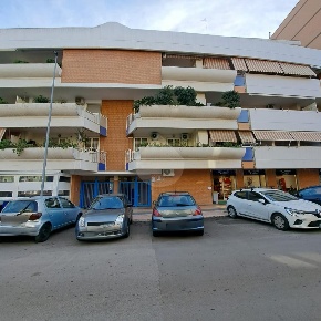 Foto Appartamento in Via Piemonte, Bari di 100 m² con 3 locali in vendita