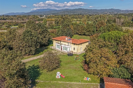 Foto Villa a schiera in SP1 345 V. Setteponti 345, Arezzo Quarata di 350 m²