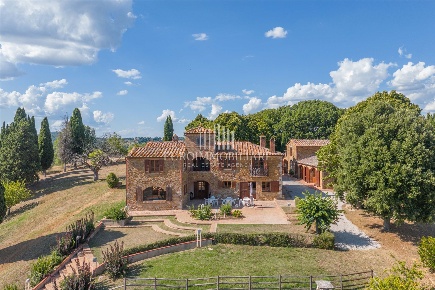 Foto Casale in Piazza Grande 3, Montepulciano Centro di 870 m² in vendita