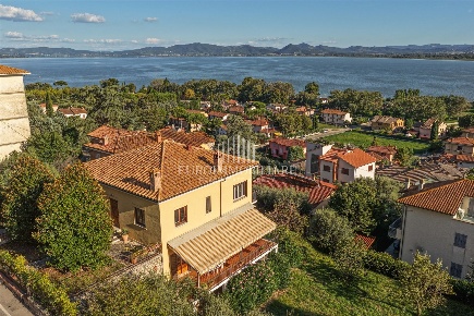 Foto Villa a schiera in Via Belvedere 6, Castiglione del Lago Centro