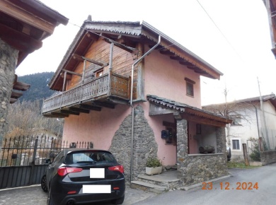 Foto Casa indipendente a Salbertrand di 116 m² con 4 locali in vendita