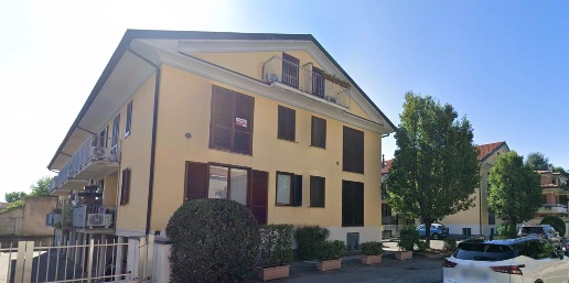 Foto Appartamento a Magnago Centro di 105 m² con 6 locali in vendita