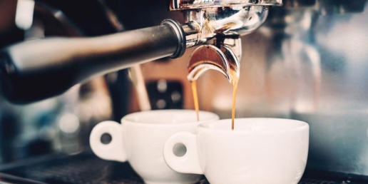 Foto Bar a Chiesina Uzzanese Centro di 110 m² con 5 locali in vendita