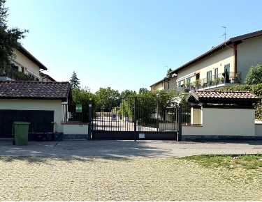Foto Villa unifamiliare a Cusago di 142 m² con 7 locali in vendita