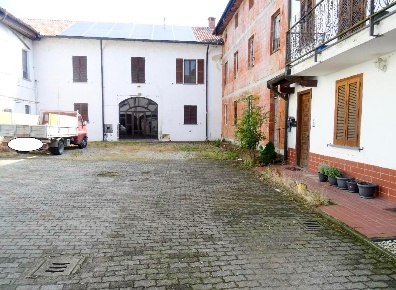 Foto Appartamento a Ottobiano Centro di 249 m² con 9 locali in vendita