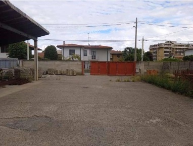 Foto Magazzino a Castano Primo Centro di 2195 m² con 1 locali in vendita