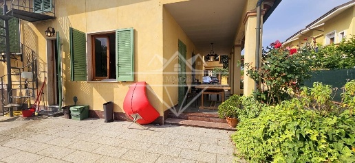 Foto Case indipendenti a Massa Marina di Massa Centro di 145 m² in affitto