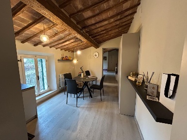 Foto Appartamento a Monteriggioni Uopini di 110 m² con 5 locali in vendita