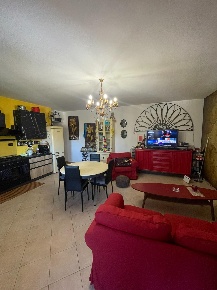 Foto Appartamento a Santa Maria a Monte Centro di 75 m² con 3 locali