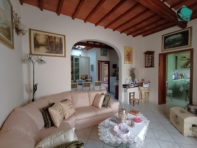 Foto Appartamento a Castelfiorentino Centro di 92 m² con 5 locali