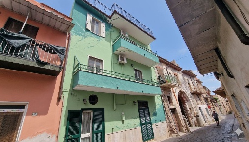 Foto Casa indipendente in Via Duca degli Abruzzi, Mondragone di 180 m²