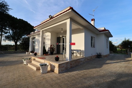 Foto Villa unifamiliare in Montetullio 76, Martina Franca di 121 m²