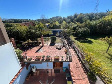 Foto Casa indipendente a Terni Polymer - Collescipoli di 545 m² in vendita