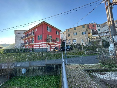 Foto Appartamento a Follo Piano Di Follo di 73 m² con 4 locali in vendita