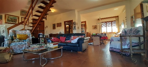 Foto Appartamento a Pistoia Centro Storico di 120 m² con 7 locali