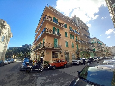 Foto Appartamento in Via Cesareo 20, Messina Tirone di 78 m² con 3 locali