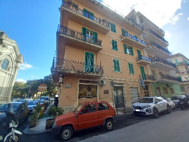 Foto Appartamento in Via Cesareo 20, Messina Tirone di 78 m² con 3 locali