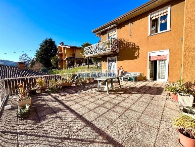 Foto Appartamento in VA CA MANOT 6, Gandino Centro di 131 m² con 4 locali