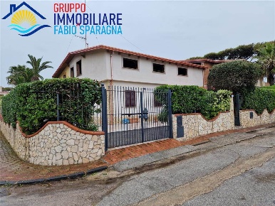 Foto Villa unifamiliare in via dei bossi, Sessa Aurunca Baia Domizia