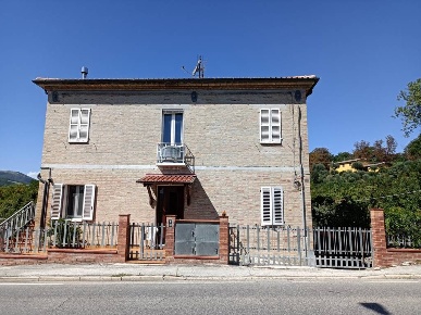 Foto Appartamento a San Severino Marche Centro di 80 m² con 4 locali
