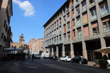 Foto Ufficio in CORSO PORTA RENO 37, Ferrara Centro Storico di 160 m²