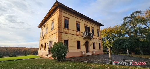 Foto Villa unifamiliare a Monteriggioni di 265 m² con 8 locali in vendita