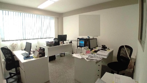 Foto Locale commerciale in VIALE INDIPENDENZA, Ascoli Piceno di 65 m²