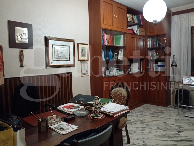 Foto Ufficio in Via San Gaetano 12, Benevento Centro Storico di 40 m²
