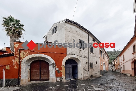 Foto Duplex in Via Casamassaro 14, Caserta Tuoro di 130 m² con 5 locali