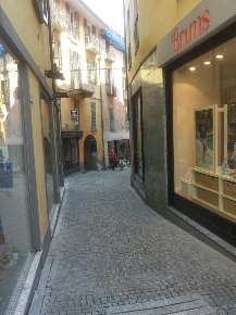 Foto Negozio in VIA SAN VITTORE, Verbania Intra Centro Storico di 70 m²