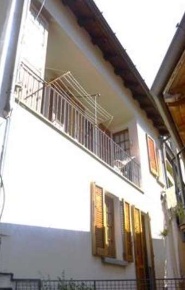 Foto Appartamento in Via Pietro Fioroni, Lasnigo di 161 m² con 6 locali