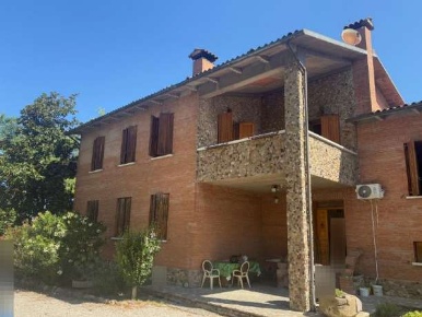 Foto Appartamento in Via San Vitale Ovest, Medicina di 73 m² con 4 locali