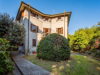 Foto Casa indipendente in VIA MONTECHIARUGOLO  18, Reggio nell'Emilia