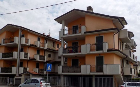 Foto Appartamento in Via Francesca, Caravaggio Vidalengo di 70 m² all'asta