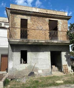 Foto Appartamento in Via Aristide Faccioli, Roma di 126 m² con 6 locali