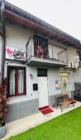 Foto Appartamento a Fino Mornasco di 160 m² con 7 locali in vendita