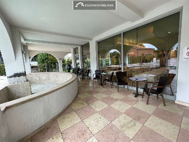 Foto Negozio in Via Tintoretto snc, Peschiera del Garda Centro di 400 m²