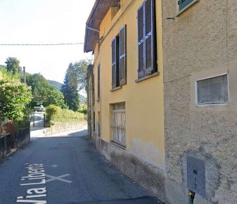 Foto Appartamento in Via Libertà, Casalzuigno Centro di 186 m² con 9 locali