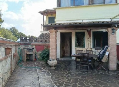 Foto Villa a schiera in Via Orbetello, Ardea Nuova Florida di 65 m²