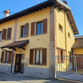 Foto Appartamento in Via Aldo Lusardi 9, Calvenzano di 66 m² con 4 locali